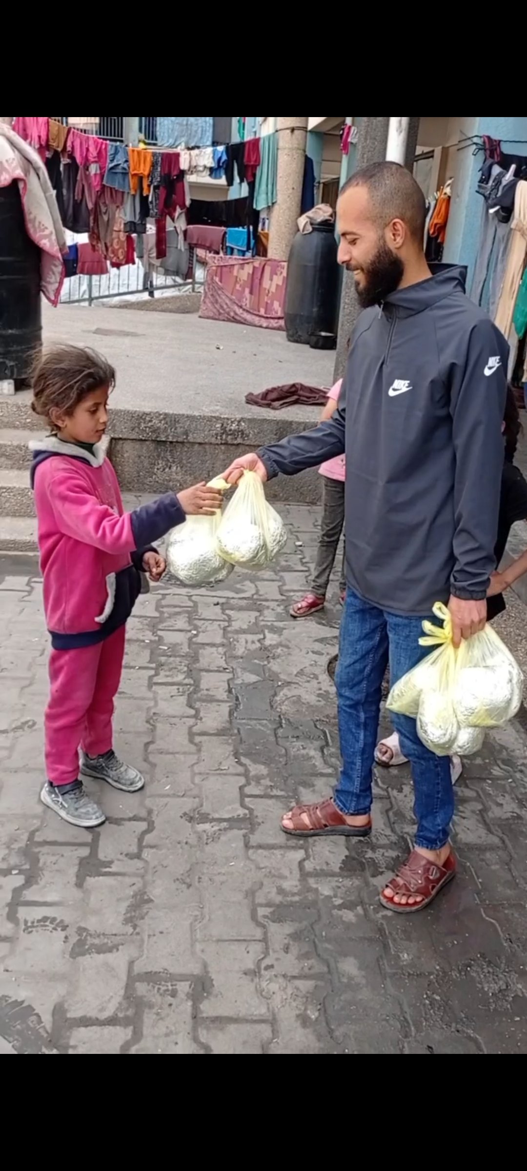 Contribute to feeding and providing relief to displaced families in Gaza