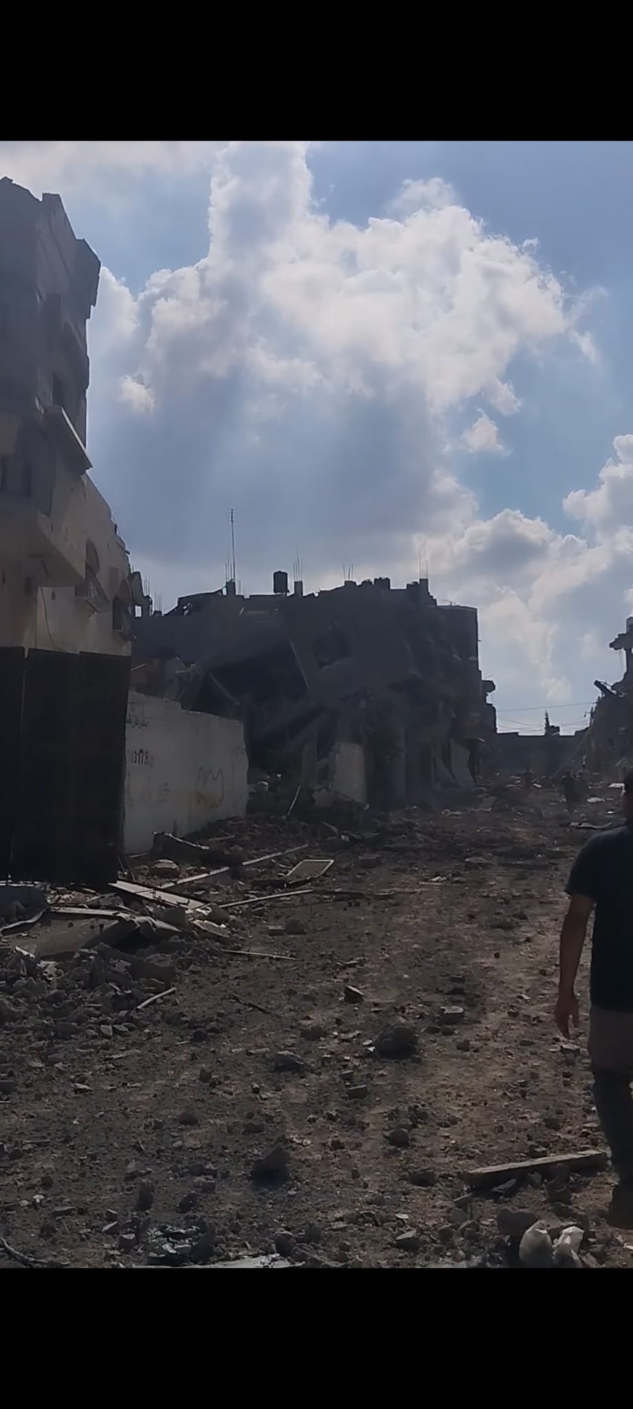 معاً لنساعد خليل وعائلته على النهوض من تحت ركام الحرب في غزة